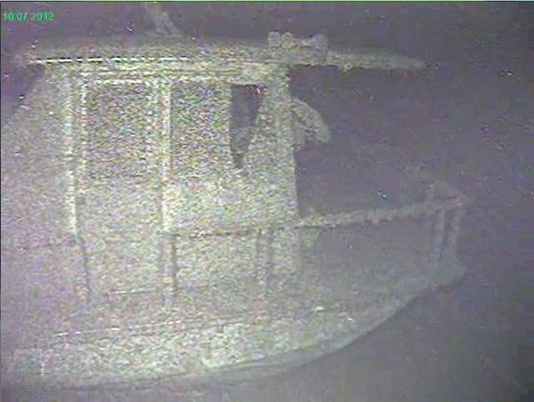 Zerwas Houseboat - starboard bow - Houseboat found by Dan Scoville and Chris Koberstein